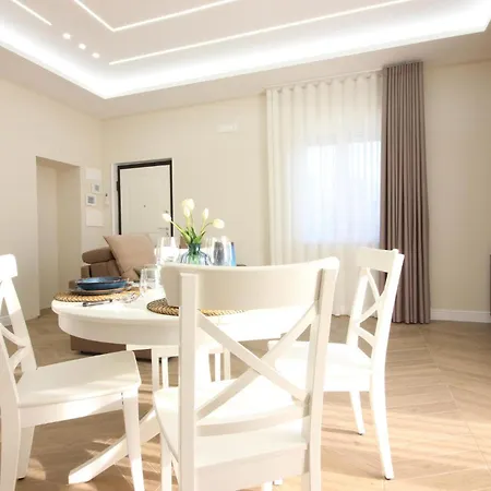Angela Luxury House *